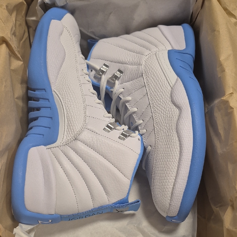 BRAND NEW IN BOX Air Jordan 12 Retro Sneakers Size M 8/W 9.5